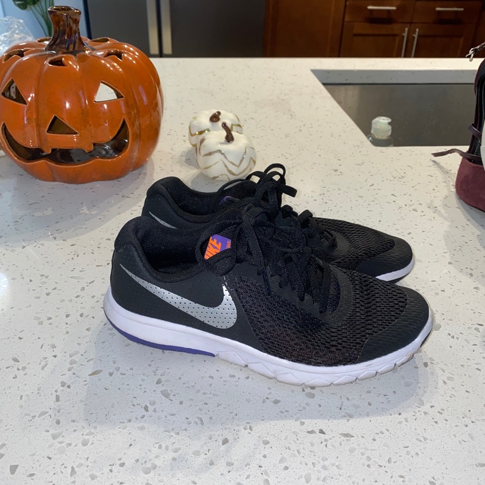 Nike Flex Sneakers